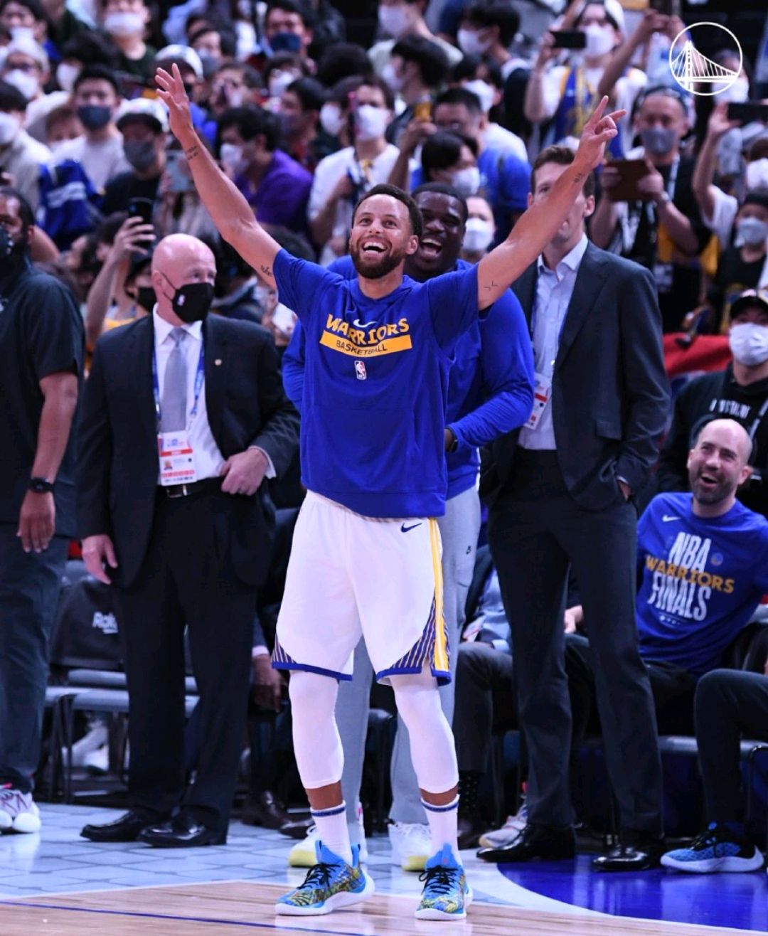 开云-包含刷新纪录首场状态出色，勇士观众沸腾！，德罗巴重返赛场观众掌声雷动的词条